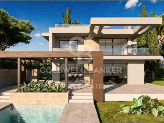 Exclusiva Villa / Chalet de 310 m2 en venta en Marbella, Andalucía