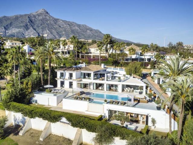 Exclusiva Villa / Chalet en venta Marbella, España