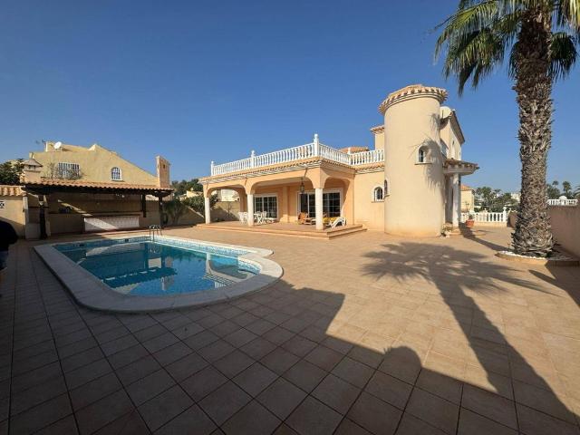 Villa / Chalet en venta Playas de Orihuela, España