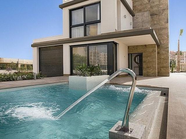 Villa / Chalet en venta Playas de Orihuela, España