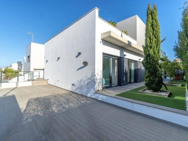 Villa / Chalet en venta Playas de Orihuela, España