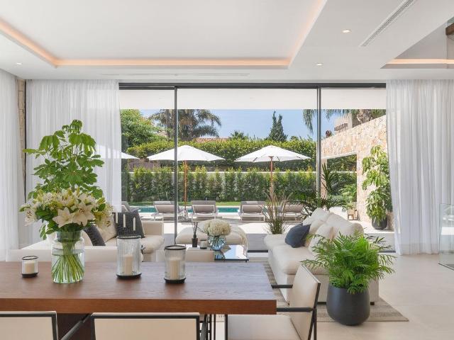 Villa Chalet, San Pedro de Alcántara, Costa del Sol. 6 Dor. 567m² San Pedro de Alcántara