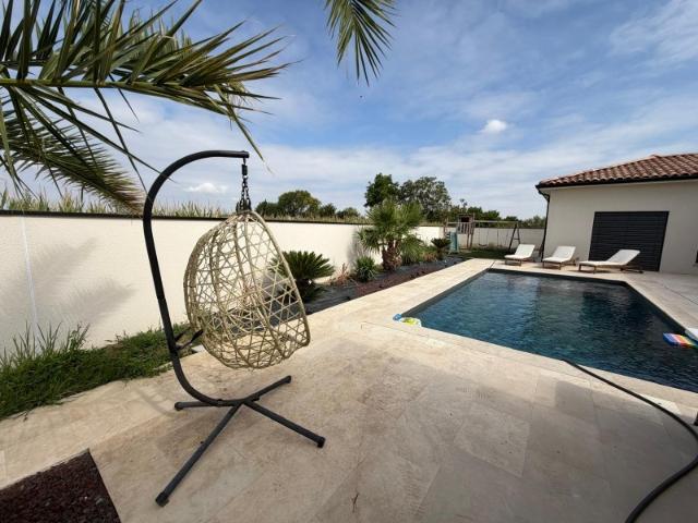 VILLA COMTEMPORAINE DE PLAIN PIED T5 PISCINE POOL HOUSE DOUBLE GARAGE CARBONNE