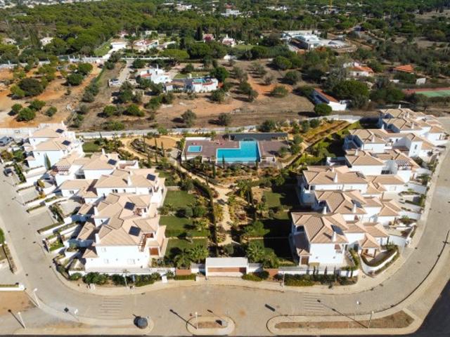 Villa com 4 quartos para venda em Vilamoura