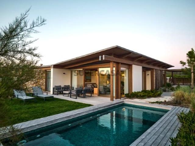 VILLA COM PISCINA