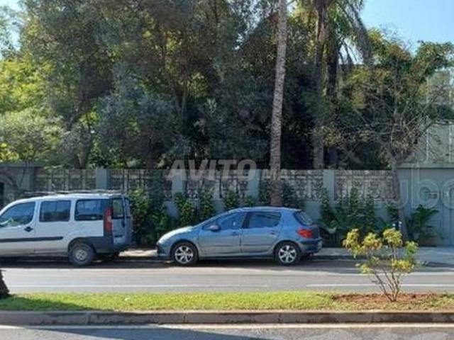 Villa commercial 800m2 a cil