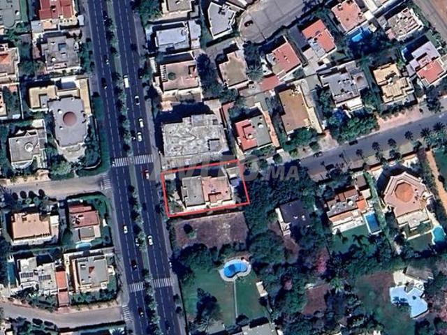 Villa Commerciale à Vendre – Boulevard Taddart