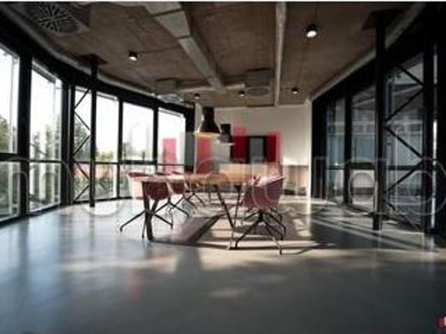 Villa commerciale angle en plein bld driss slaoui de 644 m de surface exploitable sur 4 niveaux a la vente