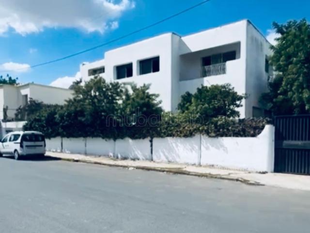 Villa Commerciale R2 de 931 m. À Vendre