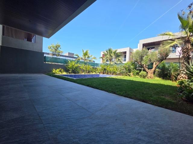 Villa contemporaine neuve avec piscine
