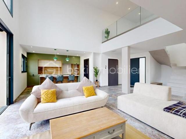 Villa contemporaine neuve avec piscine
