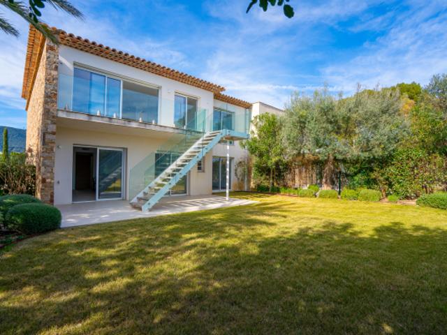 Villa contemporaine neuve avec vue mer – Secteur des Calanques