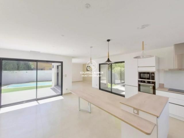 VILLA CONTEMPORAINE NEUVE ELEGANCE LUMIERE CONFORT DANS UN ENVIRONNEMENT PRIVILEGIE
