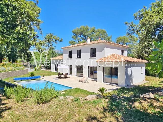 Villa contemporaine neuve 5 chambres au calme à Roquefort. 218m² Roquefort les Pins