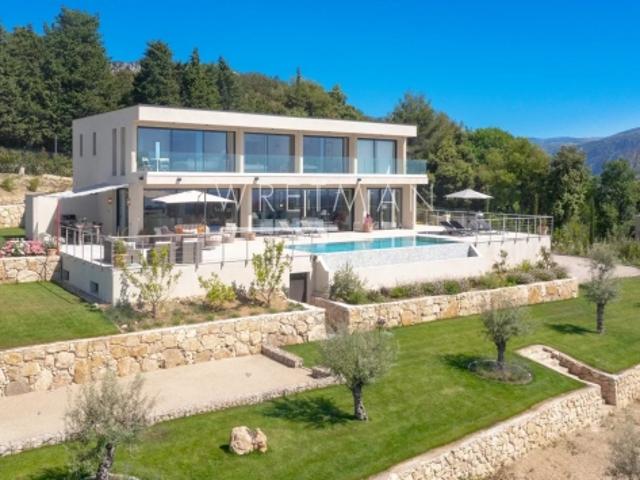 Villa contemporaine avec 5 chambres ensuite vue mer panoramique Châteauneuf Grasse