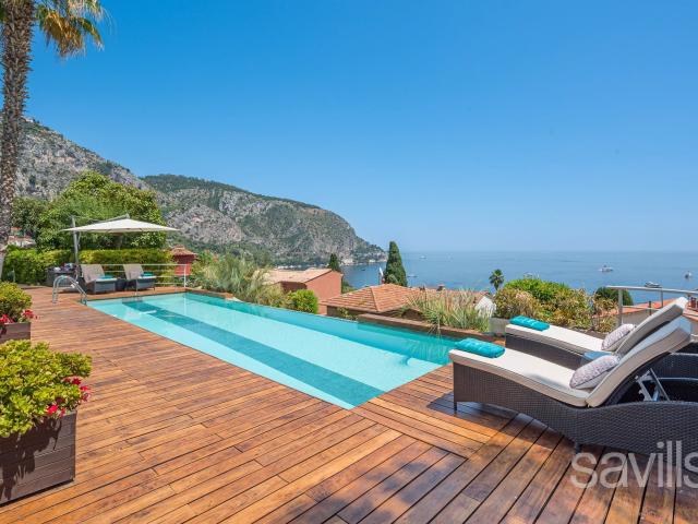 Villa contemporaine avec magnifique vue mer