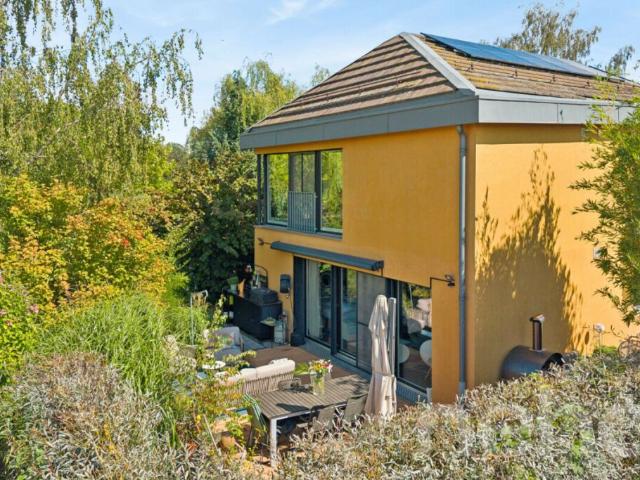 Villa contemporaine avec studio indépendant aux portes de Lausanne