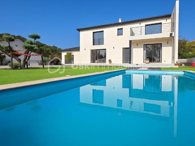 Villa contemporaine avec suite parentale en RDC, piscine, garage et grand jardin