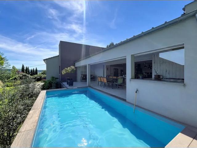Villa contemporaine avec piscine