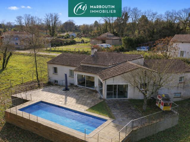 Villa contemporaine avec piscine
