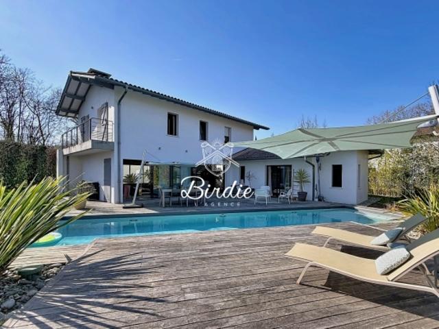 Villa contemporaine avec piscine à Bassussary