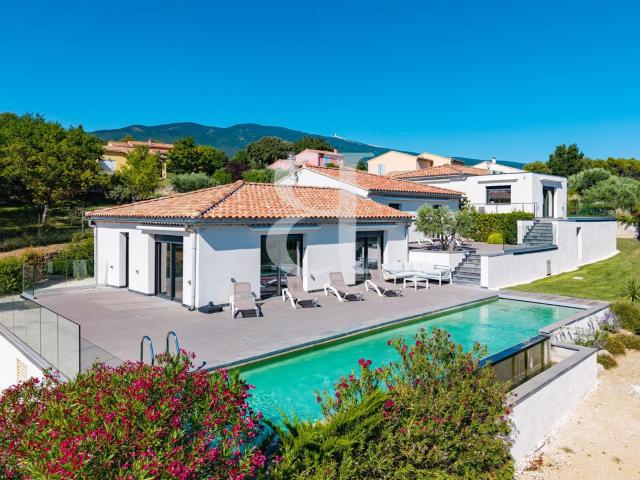 Villa contemporaine avec piscine à Bédoin 302m² Bédoin
