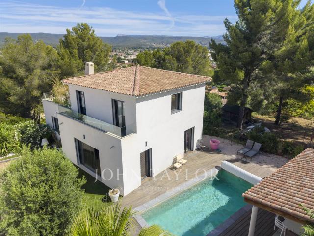 Villa contemporaine avec piscine à Saint Cyr sur Mer 160m² Saint Cyr sur Mer