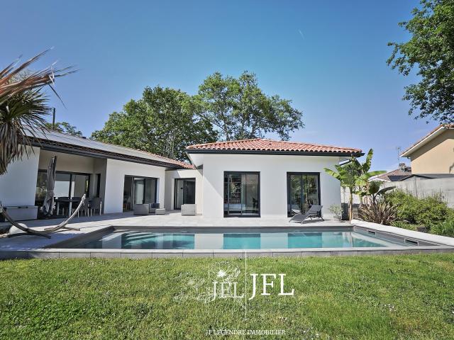 Villa contemporaine avec piscine, appartement indépendant