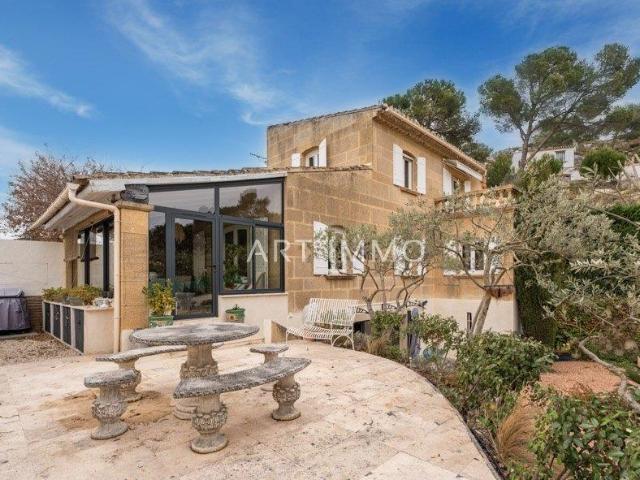 Villa Contemporaine Avec Piscine Aux Taillades 190m² Cavaillon