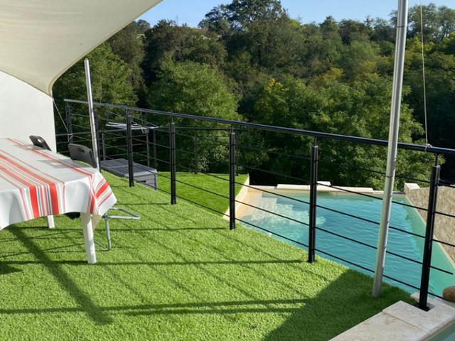 Villa contemporaine avec piscine Calme absolu en fond d'im