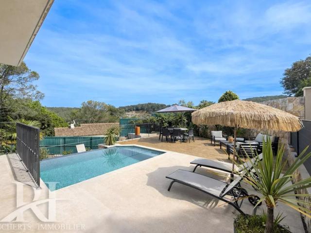 Villa contemporaine avec piscine chauffée à débordement 135m² Vallauris