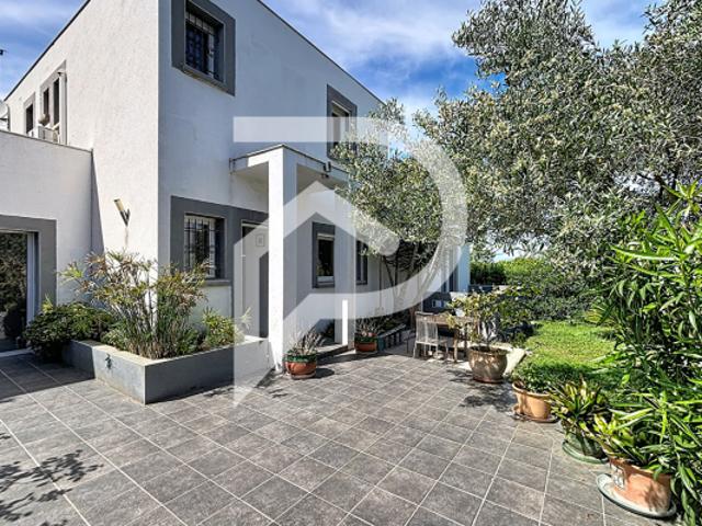 Villa contemporaine avec piscine intérieure chauffée ? Agde Mont Saint Loup