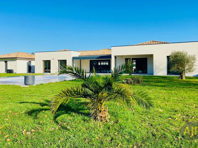 Villa contemporaine avec piscine Lesparre Médoc !