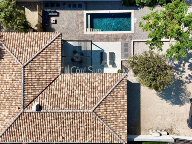 VILLA CONTEMPORAINE AVEC PISCINE SAINT DIDIER