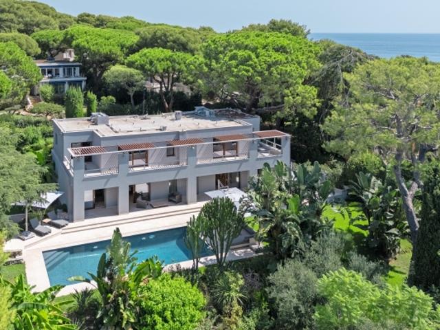 VILLA CONTEMPORAINE AVEC VUE MER