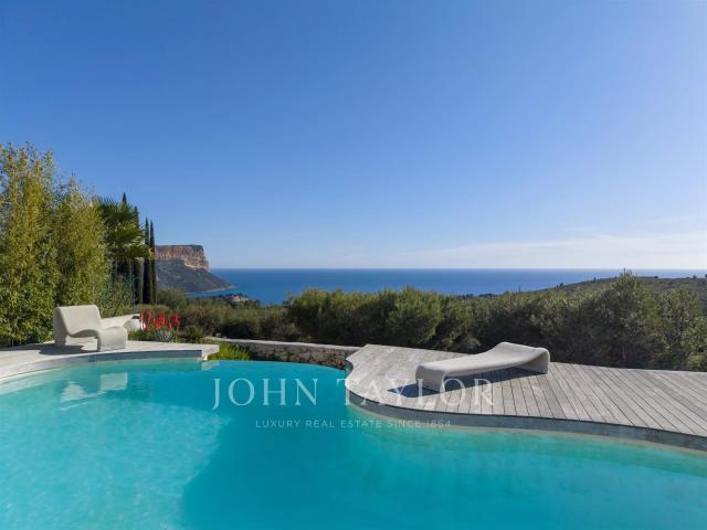 Villa contemporaine avec vue mer panoramique à Cassis 191m² Cassis