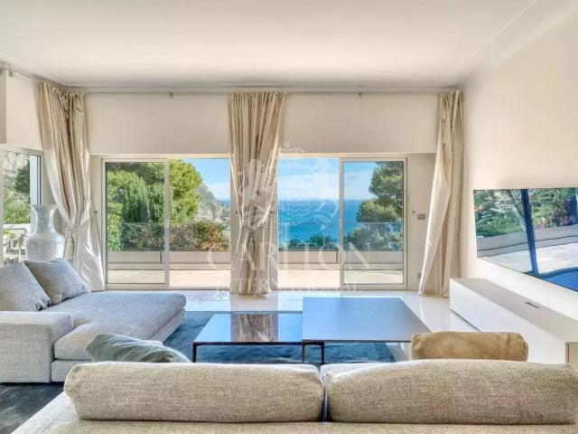Villa contemporaine avec vue mer panoramique à Èze Bord de Mer