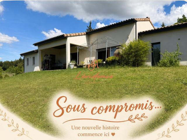 Villa contemporaine avec vue à Allan