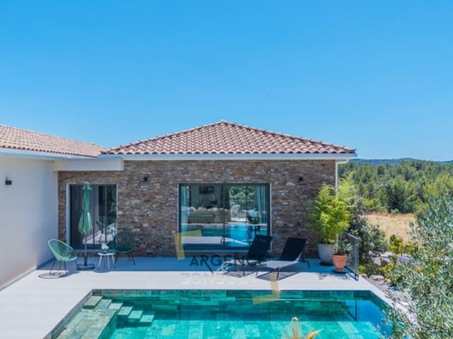 VILLA CONTEMPORAINE AVEC VUE PANORAMIQUE AUX PORTES DE SAINT GÉLY DU FESC