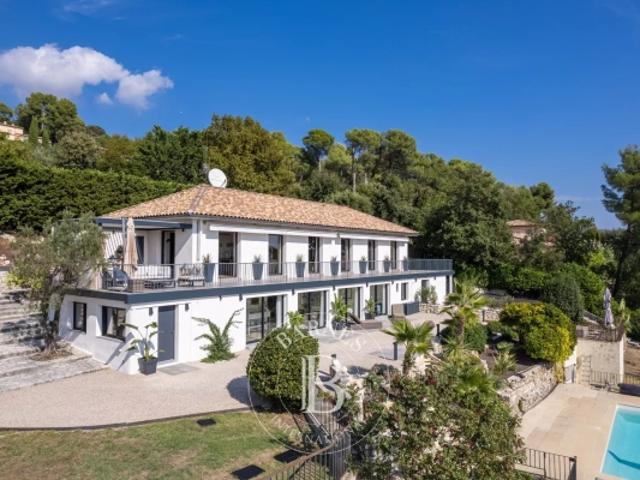 Villa contemporaine avec vue panoramique sur la Méditerranée Tourrettes sur Loup