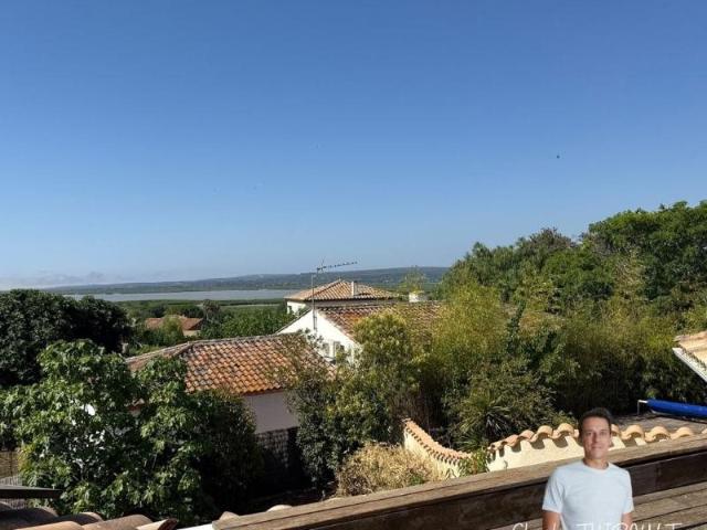 Villa contemporaine avec vue panoramique sur l'étang de Vend. 153m² Vendres