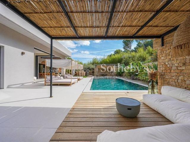 Villa Contemporaine a louer de 350 m² à Ventabren avec piscine – Élégance et Sérénité