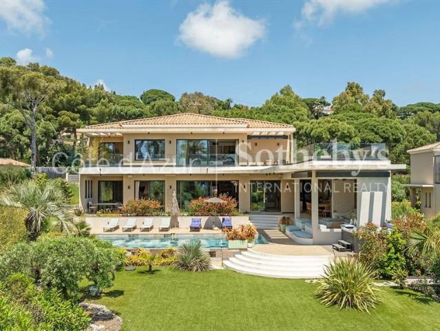 Villa contemporaine à Sainte Maxime à 300m des plages du gol. 394m² Sainte Maxime