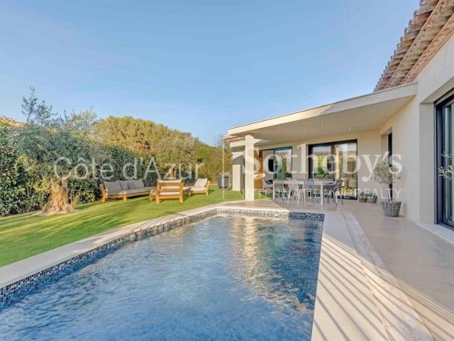 Villa contemporaine à Sainte Maxime, jardin, piscine et conf. 157m² Sainte Maxime