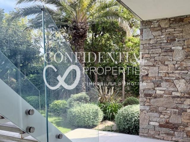 Villa contemporaine, à quelques pas du centre et de la plage 83240 CAVALAIRE SUR MER
