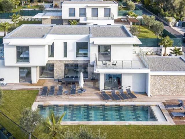 Villa contemporaine à vendre au calme absolu