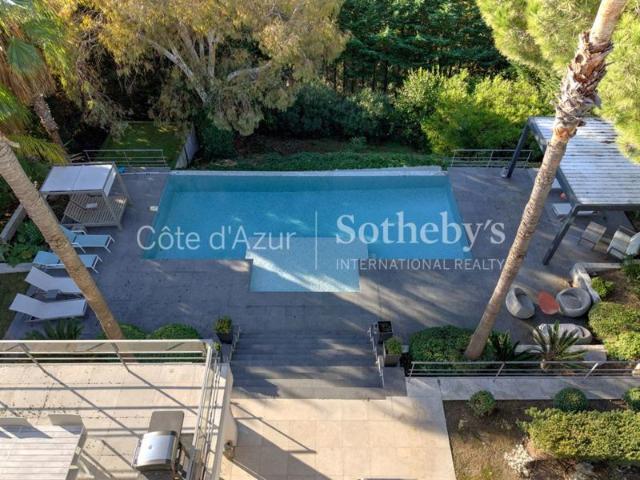 Villa contemporaine à vendre à Super Cannes, 265 m² avec piscine