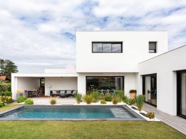Villa contemporaine ANGLET proche 5 cantons