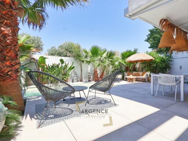 VILLA CONTEMPORAINE BORD DE MER ELEGANCE ET RAFFINEMENT