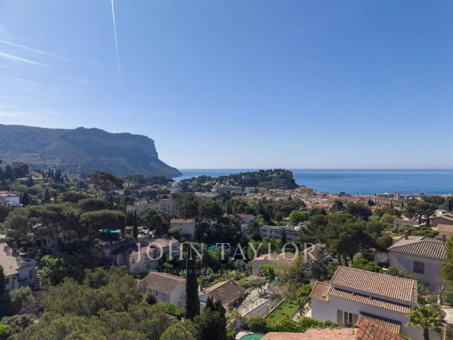 Villa contemporaine d’exception à Cassis avec vue mer et Cap. 375m² Cassis